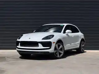 2026 Porsche Macan T's photo