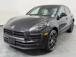 2026 Porsche Macan Base's photo