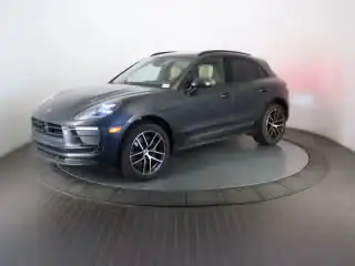 2026 Porsche Macan Base's photo
