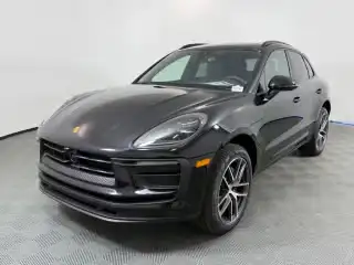 2026 Porsche Macan Base's photo