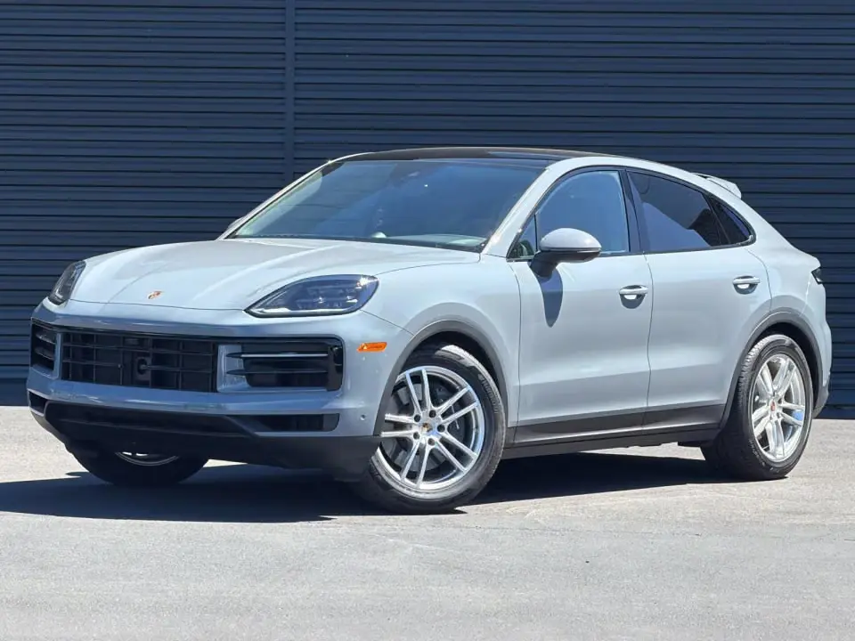 2026 Porsche Cayenne Base photo 3