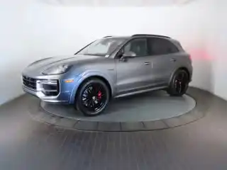 2026 Porsche Cayenne S E-Hybrid's photo