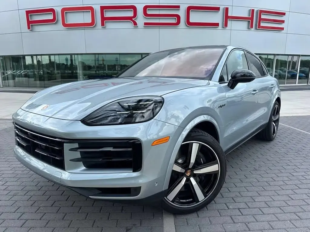 2026 Porsche Cayenne E-Hybrid photo 4