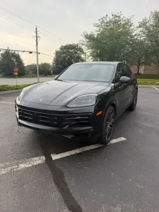 2025 Porsche Cayenne S photo 5