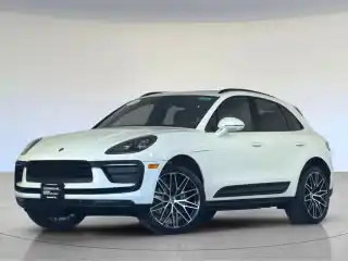 2026 Porsche Macan T's photo