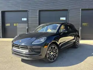 2026 Porsche Macan Base's photo