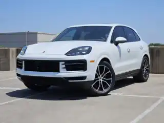 2024 Porsche Cayenne Base's photo