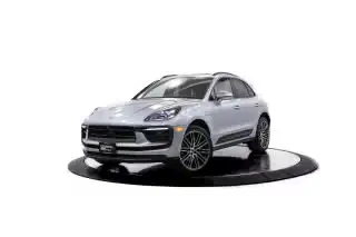 2026 Porsche Macan Base's photo