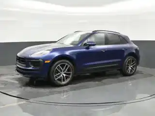 2026 Porsche Macan Base's photo