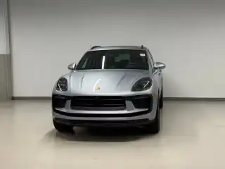 2026 Porsche Macan Base's photo