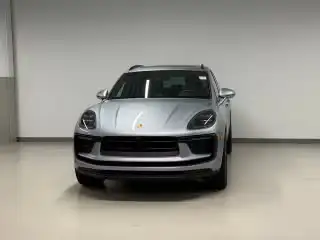 2026 Porsche Macan Base's photo