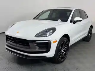 2026 Porsche Macan T's photo