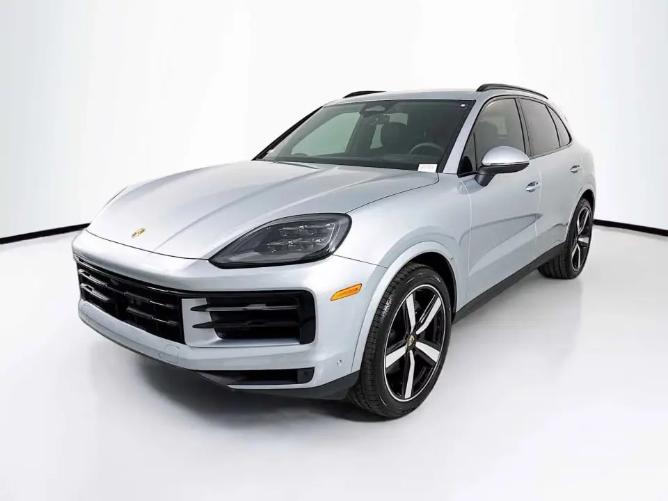 2026 Porsche Cayenne Base photo 3
