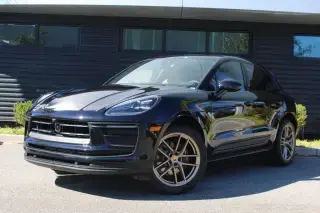 2026 Porsche Macan Base photo 5