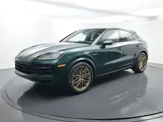 2025 Porsche Cayenne S E-Hybrid photo 5