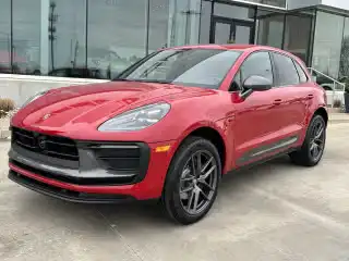 2026 Porsche Macan T's photo