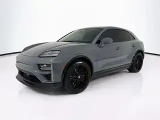 2025 Porsche Macan Macan Turbo Electric's photo