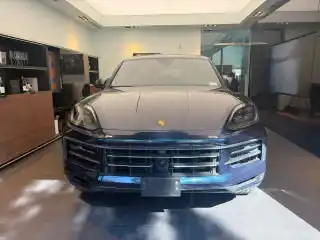 2024 Porsche Cayenne S's photo