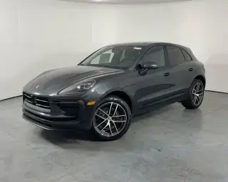 2025 Porsche Macan Base photo 5