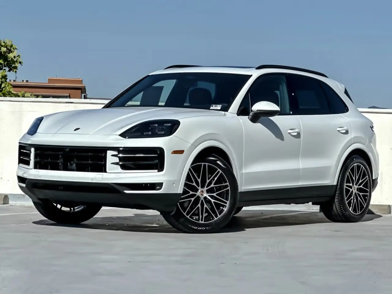 2026 Porsche Cayenne Base photo 4