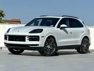 2026 Porsche Cayenne Base photo 5