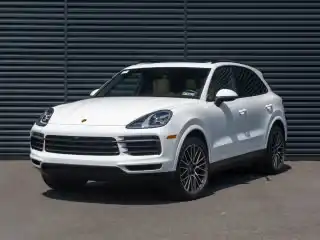 2023 Porsche Cayenne Platinum Edition's photo