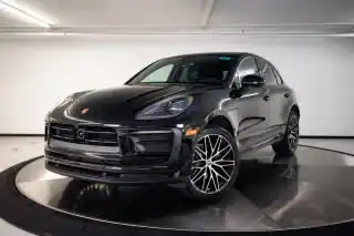 2026 Porsche Macan Base's photo