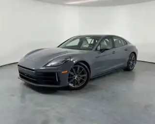2026 Porsche Panamera 4's photo