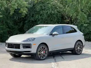 2024 Porsche Cayenne S's photo