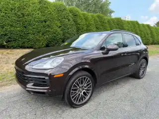 2023 Porsche Cayenne Platinum Edition's photo