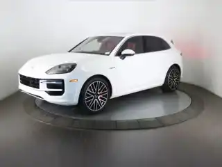 2025 Porsche Cayenne S E-Hybrid's photo