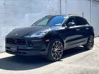 2026 Porsche Macan T's photo