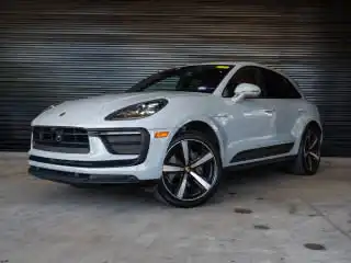 2024 Porsche Macan Base's photo