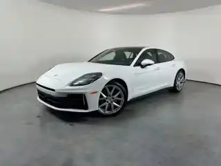 2024 Porsche Panamera 4's photo