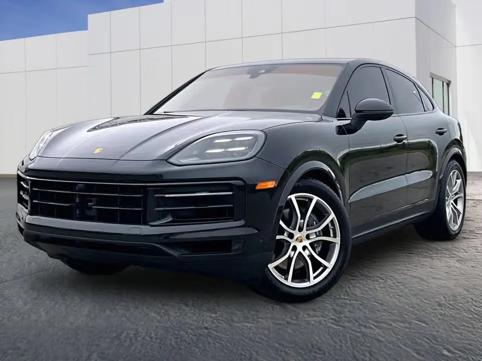 2024 Porsche Cayenne Base photo 3