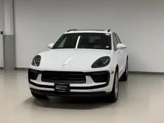 2026 Porsche Macan Base's photo