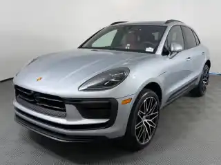 2026 Porsche Macan Base's photo