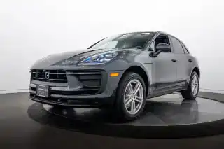 2026 Porsche Macan Base's photo
