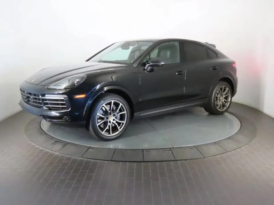 2023 Porsche Cayenne Platinum Edition photo 3