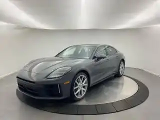 2025 Porsche Panamera 4's photo