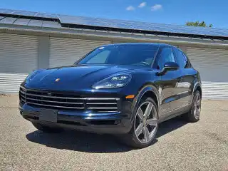 2023 Porsche Cayenne S's photo