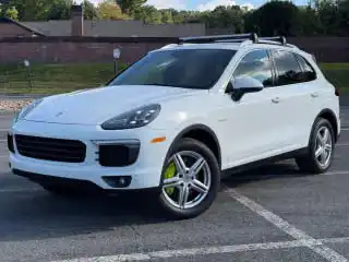 2015 Porsche Cayenne S Hybrid's photo