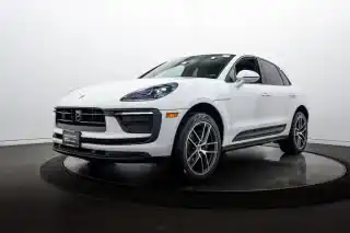 2026 Porsche Macan Base's photo