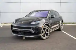2026 Porsche Macan Macan 4 Electric's photo