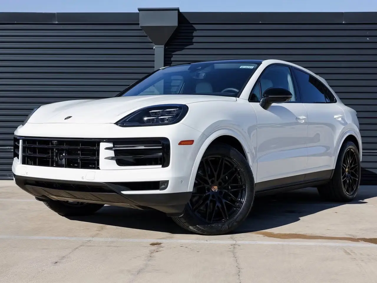 2026 Porsche Cayenne Base photo 4
