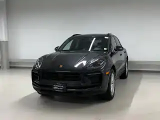 2026 Porsche Macan Base's photo