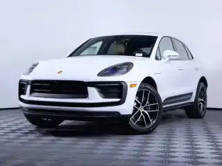 2026 Porsche Macan Base's photo