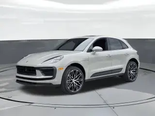 2026 Porsche Macan Base photo 5