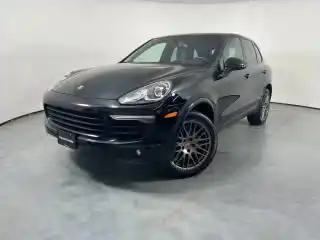 2017 Porsche Cayenne Platinum Edition's photo