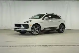 2026 Porsche Macan Base's photo